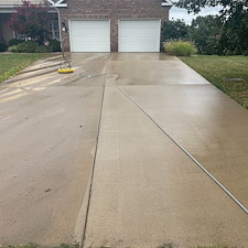 Concrete-Sidewalk-Driveway-Cleaning-in-Stephens-City-VA 0
